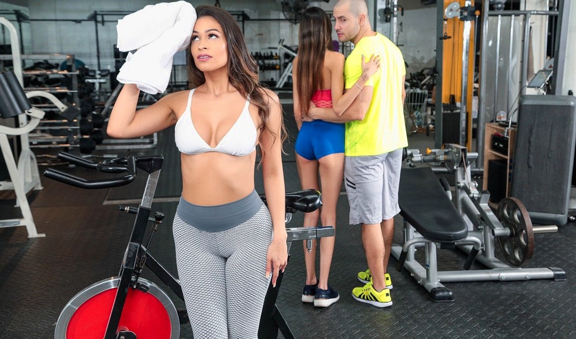 The guy from the gym fell in love with the ass of a lovely milf and fucked its owner