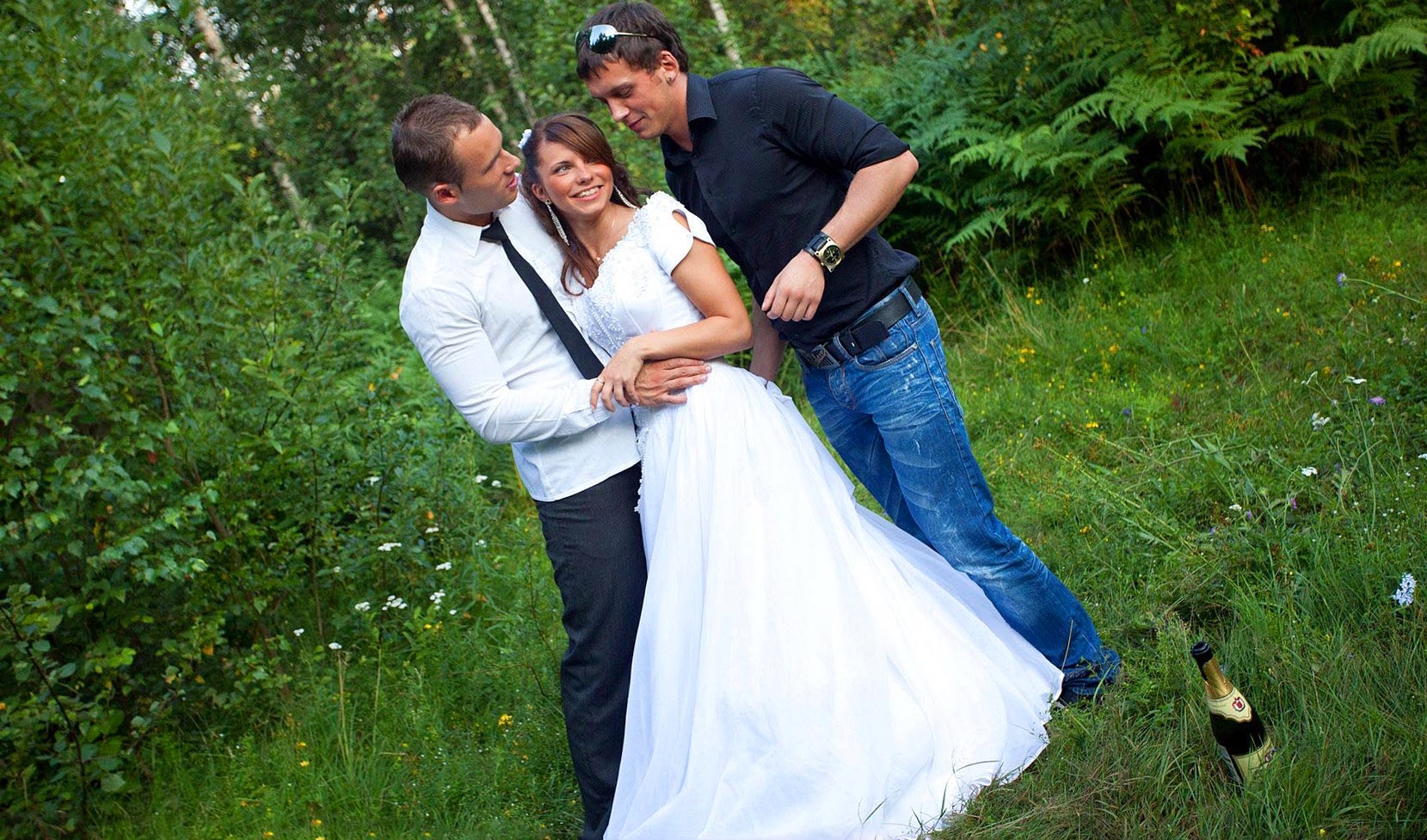 Russian bride gets fucked in two holes outdoors in the forest - Porn online