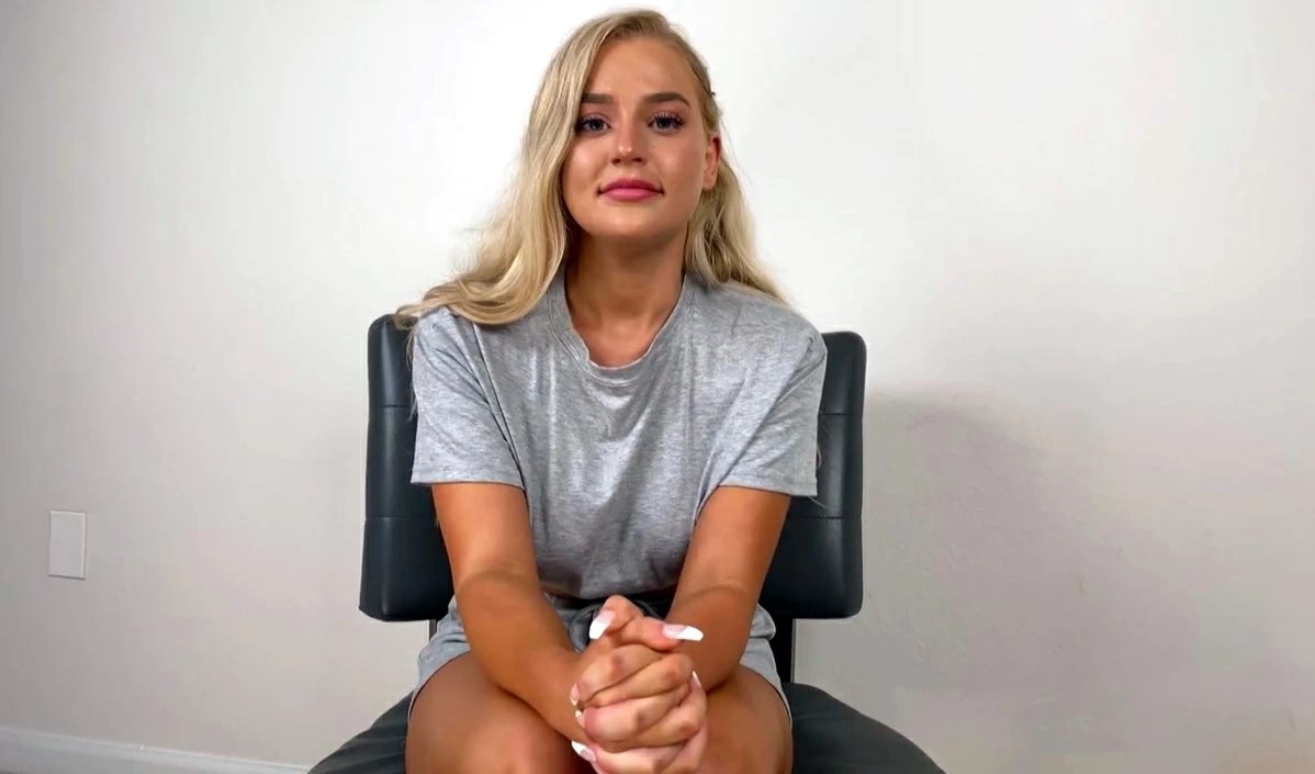 Gorgeous blonde fucks with great success at a porn casting